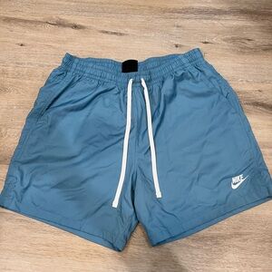 MEN’s Nike Shorts - Size Large